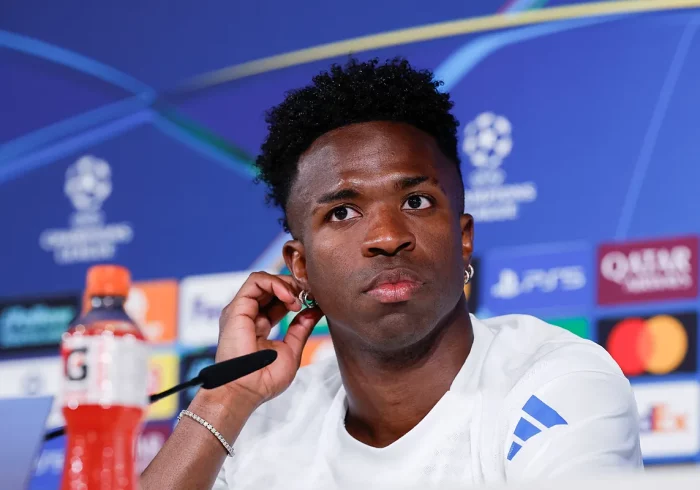 Vinicius: "No pude conectar con Xabi, jugaba pocos minutos. Pero con Arbeloa tengo una conexión maravillosa, como con Ancelotti"