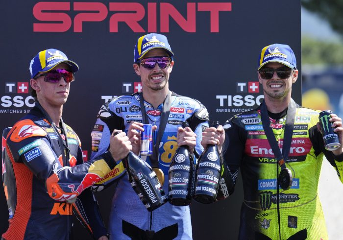 Álex Márquez se lleva la 'sprint race' de Montmeló