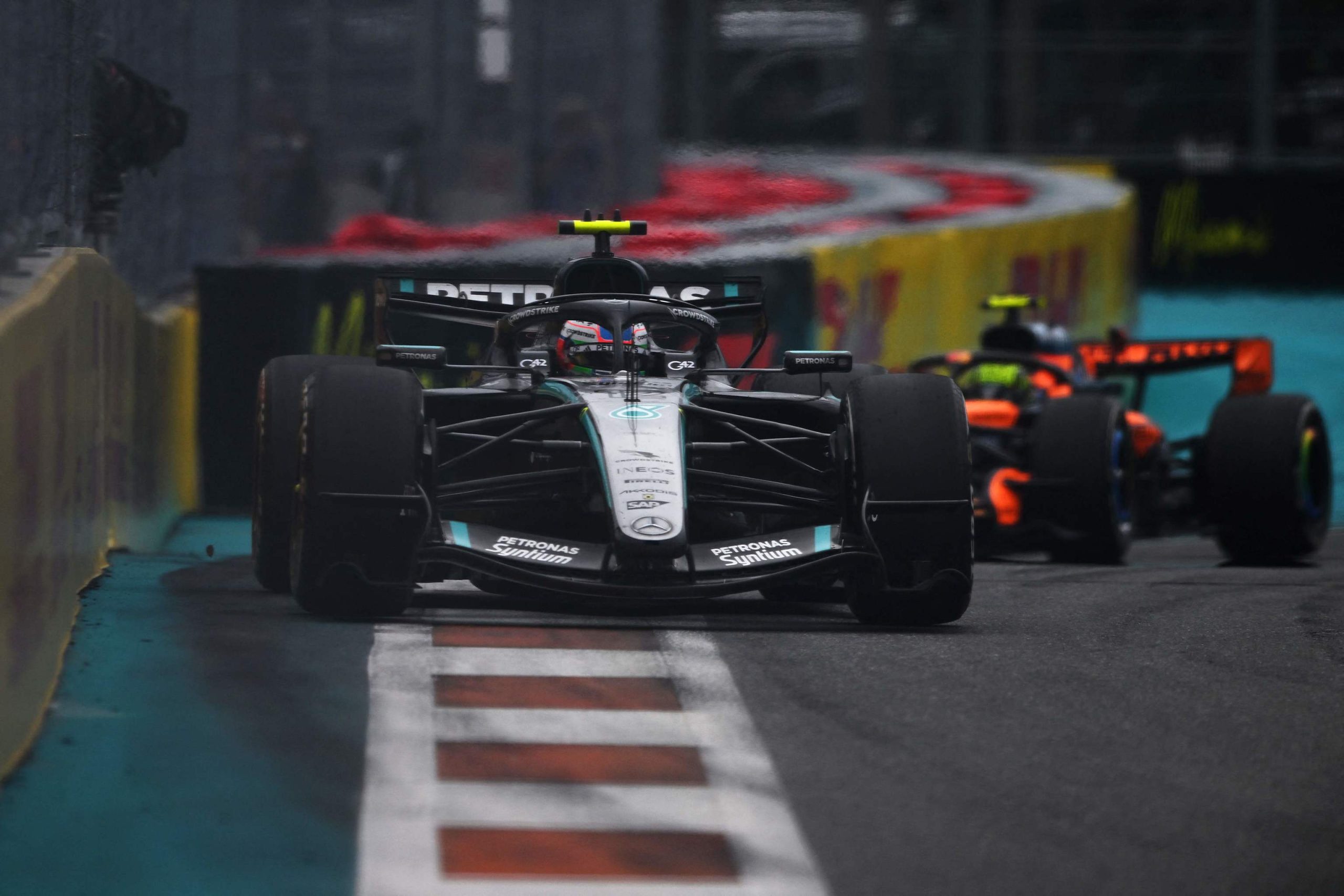 Antonelli aplaca la rebelión de McLaren en Miami y es aún más líder del Mundial