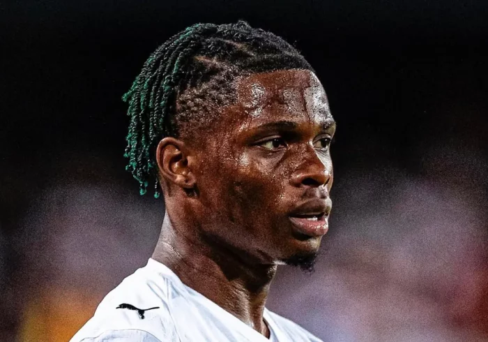 Asaltan la casa de Ramazani, jugador del Valencia, en pleno partido contra el Barcelona
