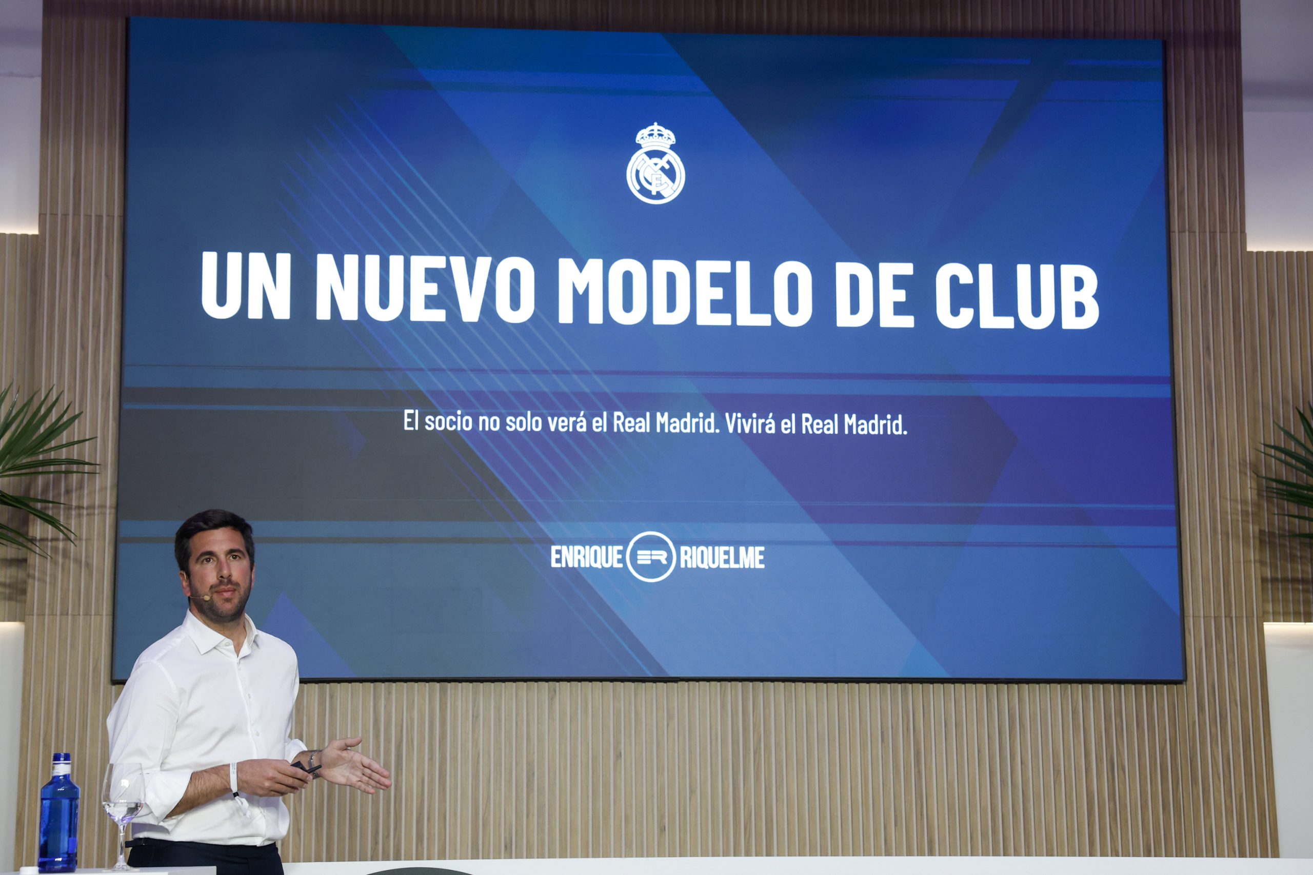 Ataque contra defensa, las diferencias (y similitudes) entre las propuestas de Florentino y Riquelme para el Real Madrid