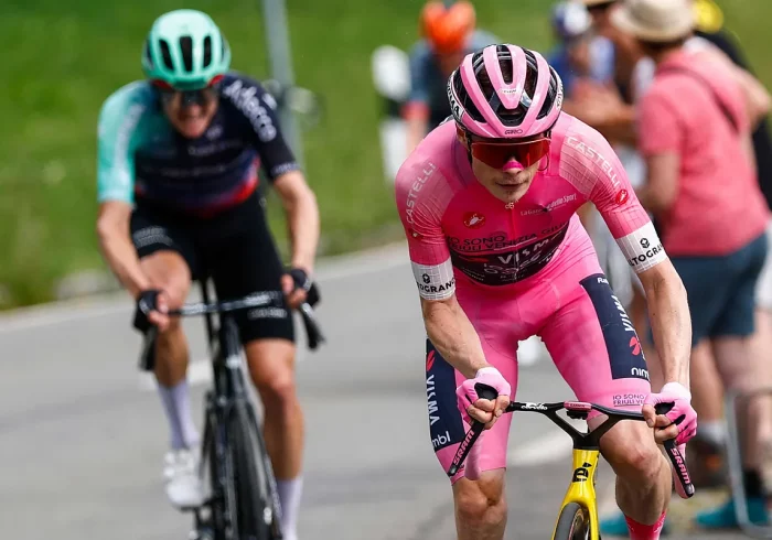Cuatro etapas de montaña y cuatro victorias: Vingegaard arrasa en el Giro y persigue el récord de Pogacar