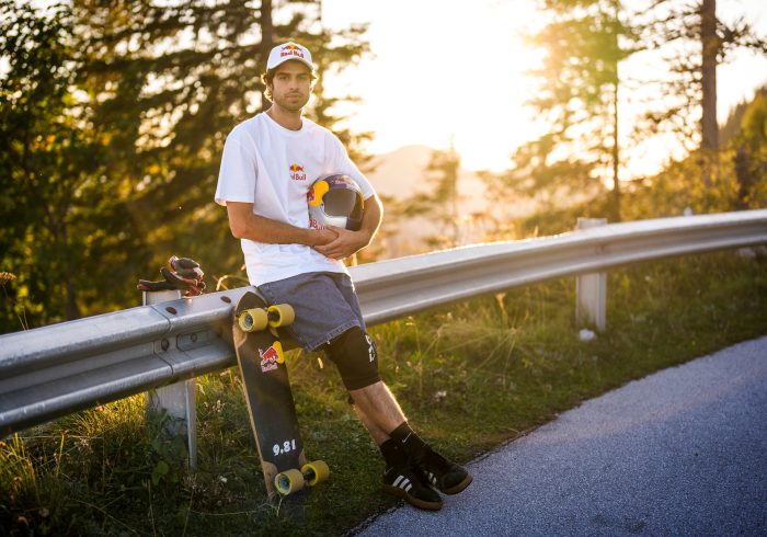 Diego Poncelet, montaña abajo con un skate a más de 130 kilómetros por hora: "Es como una meditación profunda"