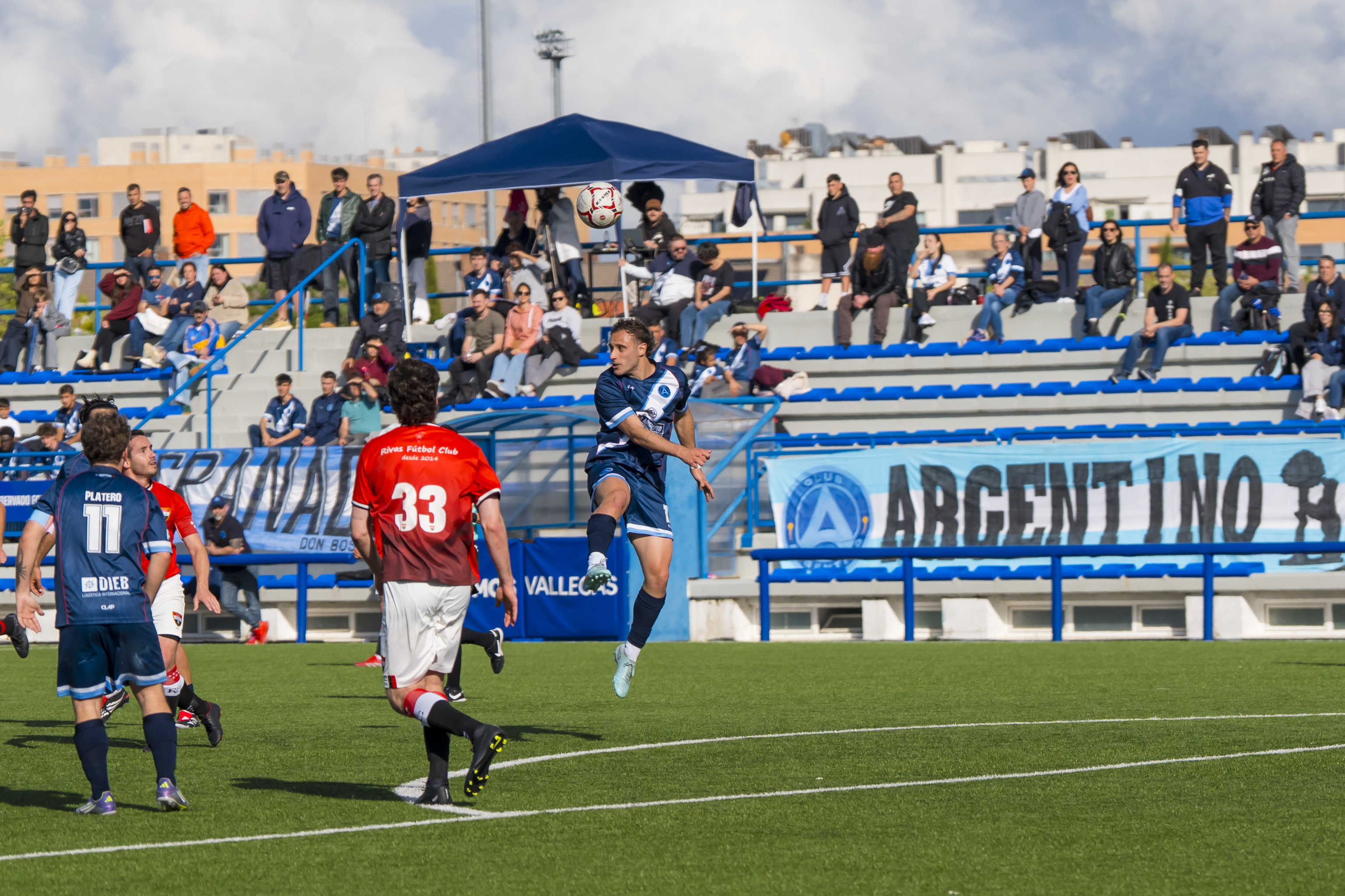 El Granadero ganó 2 a 0 ante el Rivas FC y sueña con el ascenso.