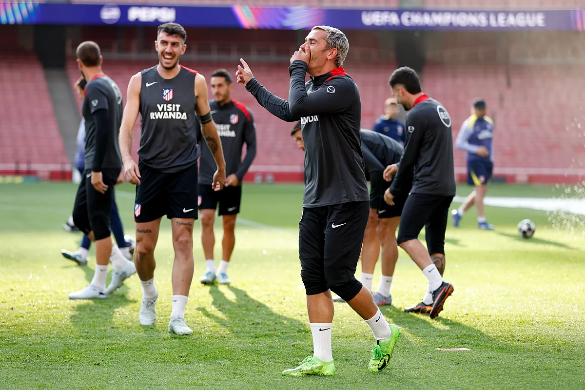 El deseo del Atlético y el guiño de Simeone para que Griezmann pueda jugar su último partido importante como rojiblanco: "Eres campeón del mundo"