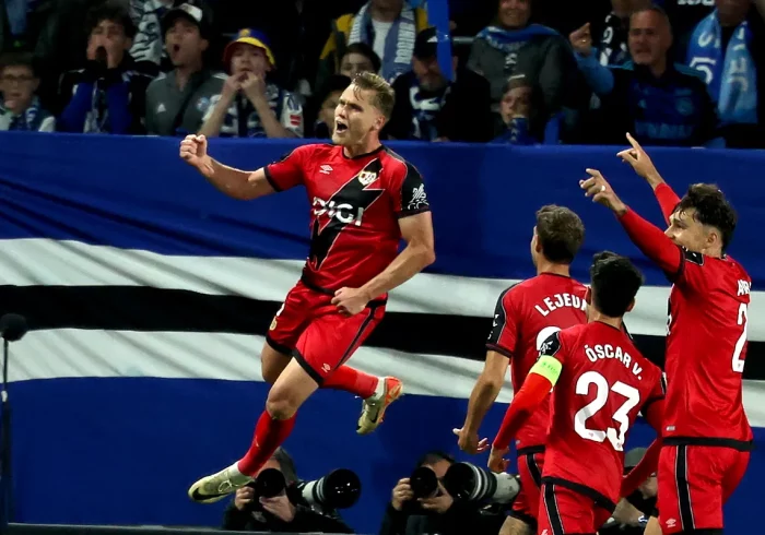 El Rayo gana también en Estrasburgo y jugará la primera final europea de su historia