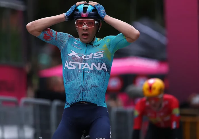 El uruguayo Silva, tras una monumental caída y el primer ataque de Vingegaard, gana la segunda etapa y es el nuevo líder del Giro