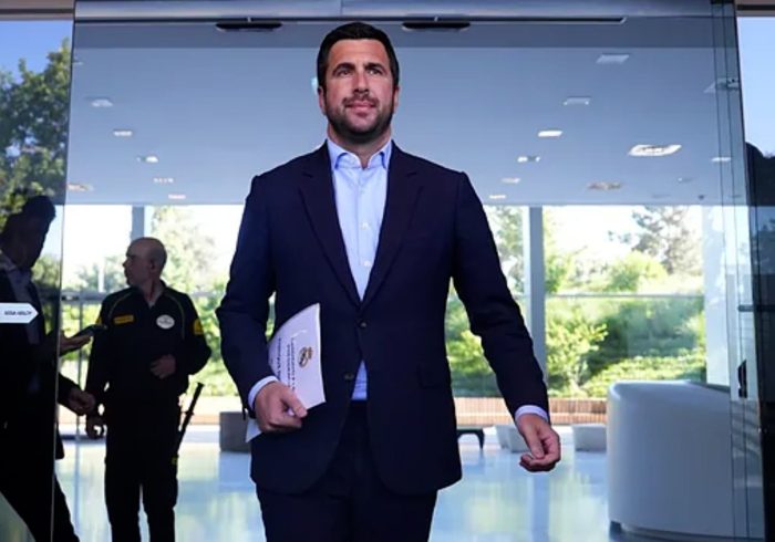 Enrique Riquelme acepta el reto de Florentino Pérez y se presenta a la presidencia del Real Madrid: "No es una candidatura contra nadie"