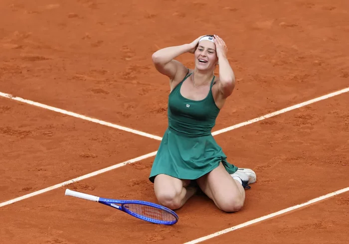 Kostyuk reivindica el orgullo de Ucrania y gana el título en Madrid ante la rusa Andreeva
