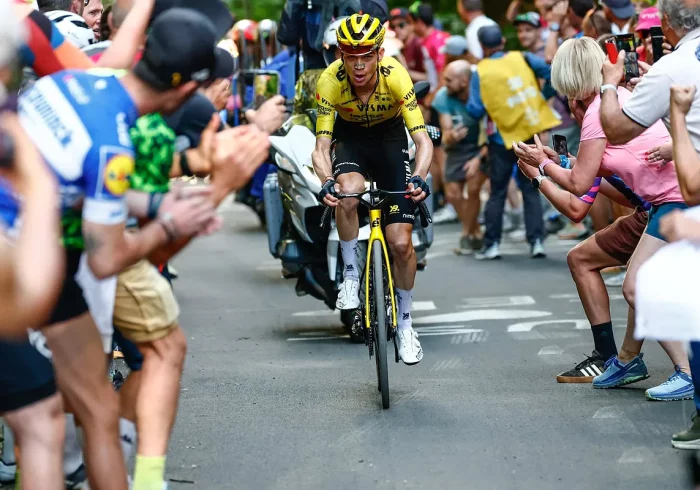 Kuss, el gregario de lujo de Vingegaard, se anota la etapa reina del Giro de Italia