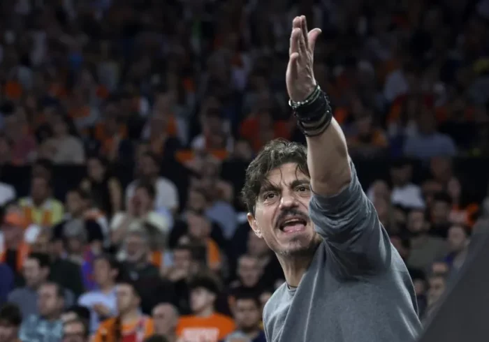 La Euroliga expedienta al dueño de Panathinaikos por sus protestas en el playoff contra el Valencia Basket