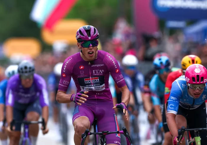 Magnier, imparable en el sprint, suma su segunda etapa en el Giro