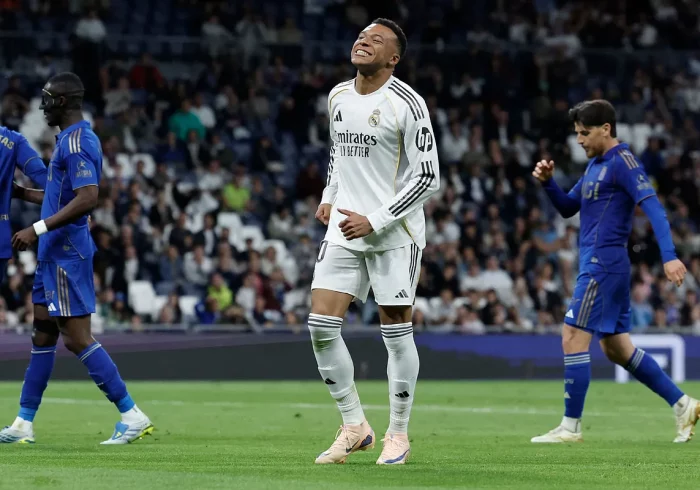 Máxima tensión entre Arbeloa y Mbappé: "El míster me ha dicho que soy el cuarto delantero"