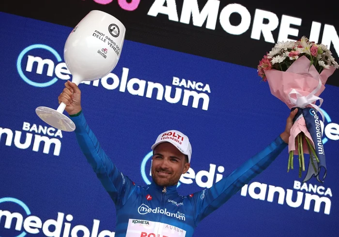 Sevilla, el 'agricultor' madrileño que reina en la Montaña y en las escapadas del Giro: ''Es un sueño, me he dejado ver y he dado visibilidad al equipo''