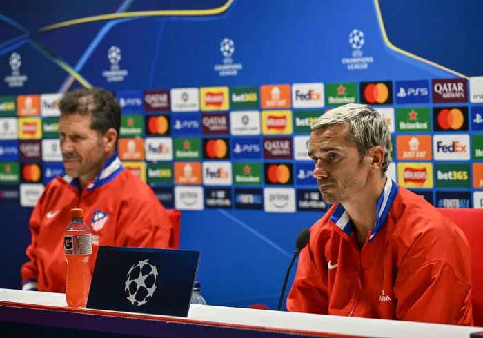 Simeone tira de ironía ante la prensa inglesa sobre sus supersticiones: "Cambiamos de hotel porque es más barato"