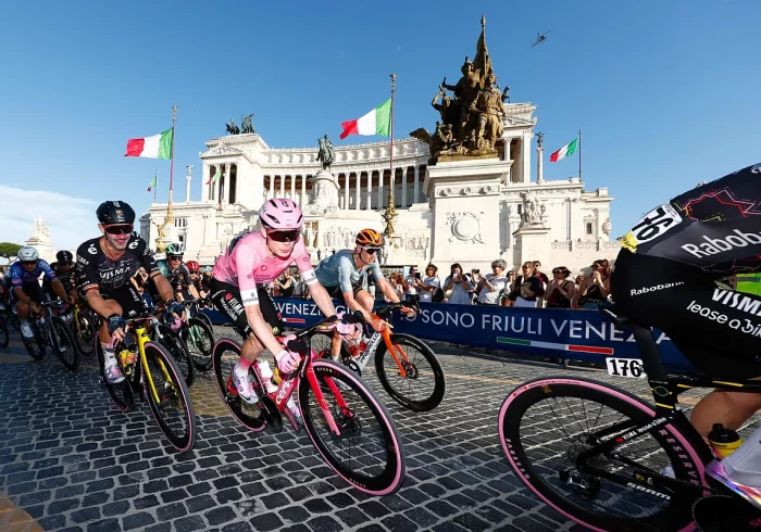 Vingegaard se corona en el Giro, adelanta a Pogacar en la conquista del tridente de oro y prepara el 'sorpasso' en el Tour: ''Quiero ganar lo máximo posible''