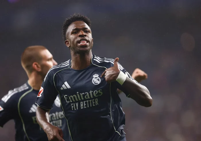 Vinicius supera sus fantasmas para noquear al Espanyol y evitar al Madrid el pasillo de la humillación en el Camp Nou