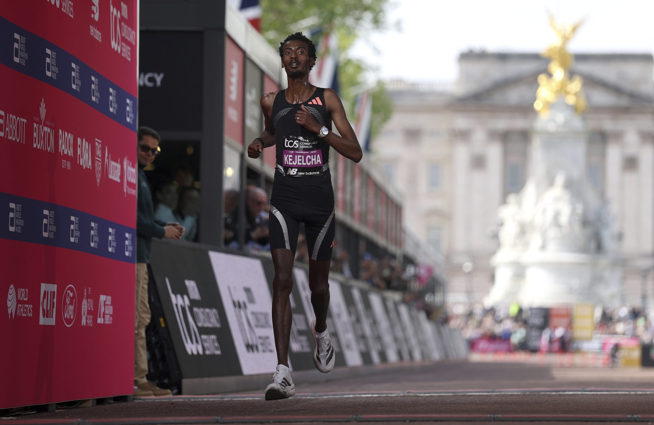 Yomif Kejelcha, el hombre que bajó de las dos horas y perdió el maratón: "Estamos lejos del límite del ser humano"