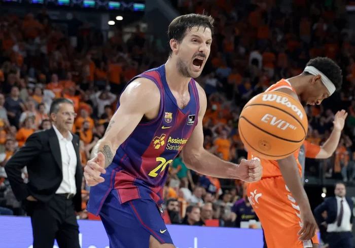 El Barça golpea primero tras un memorable triunfo ante el Valencia Basket en la prórroga