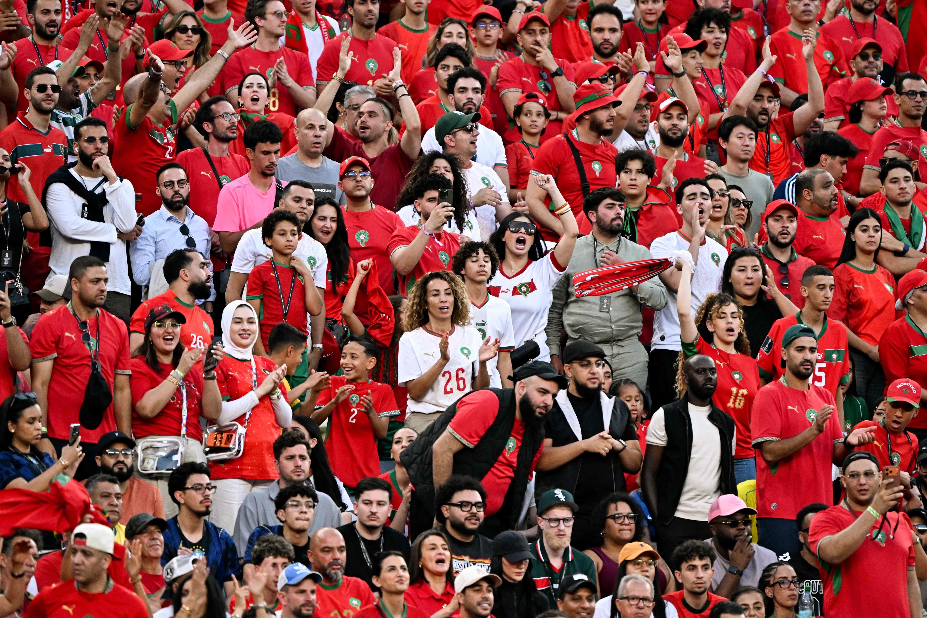 Hinchas marroquíes, durante el partido ante Brasil en Nueva Jersey.