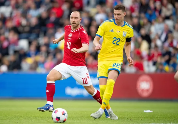 Eriksen "está bien" y se espera que salga del hospital tras su desvanecimiento durante un partido amistoso
