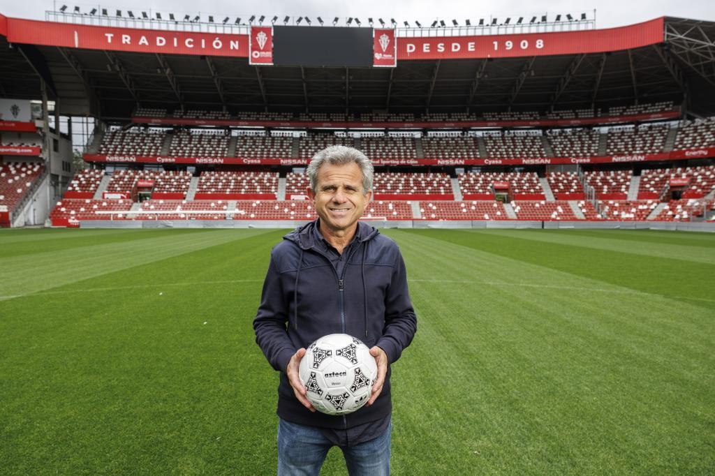 Eloy, fotografiado en El Molinón hace unos días.