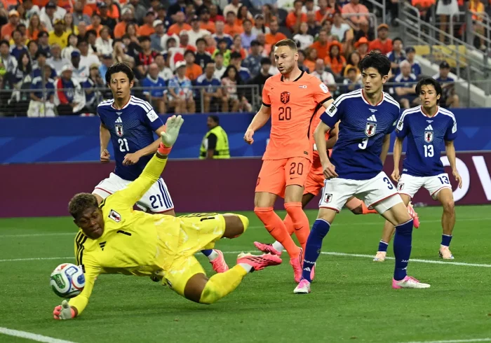 La estrella de Japón está bajo los palos: Zion Suzuki, el portero de las tres nacionalidades
