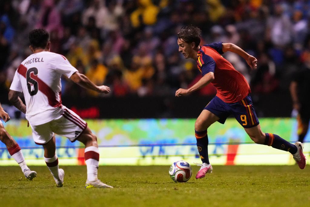 Gavi, en el amistoso contra Perú.