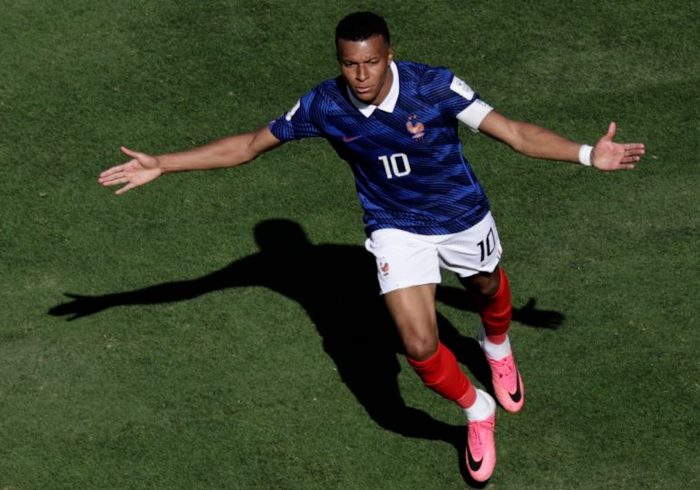 Mbappé: "Estoy muy contento de poder entrar en la historia de mi país, siempre lo he puesto por encima de todo"