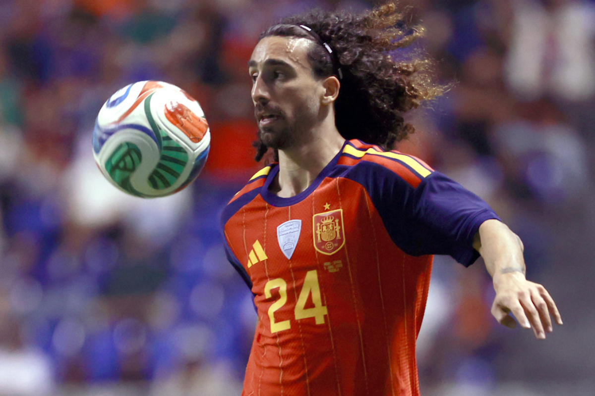 Cucurella, durante el amistoso de España ante Perú.