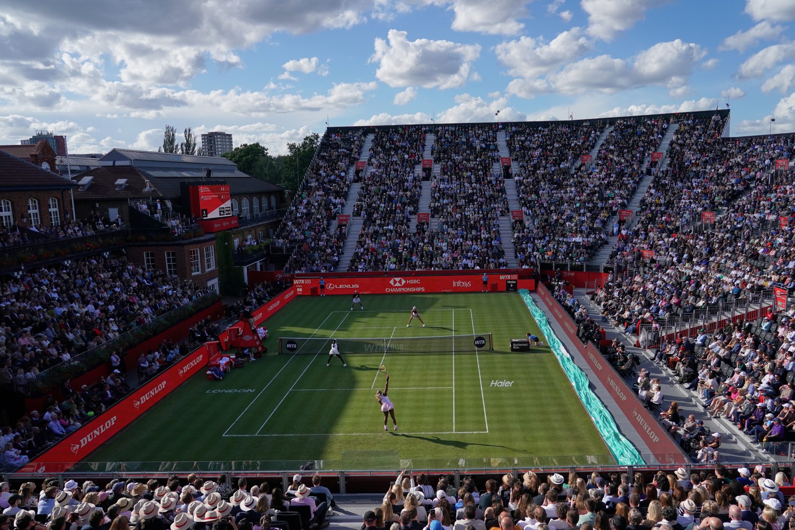 Serena Williams vuelve casi cuatro años después con victoria en Queen's