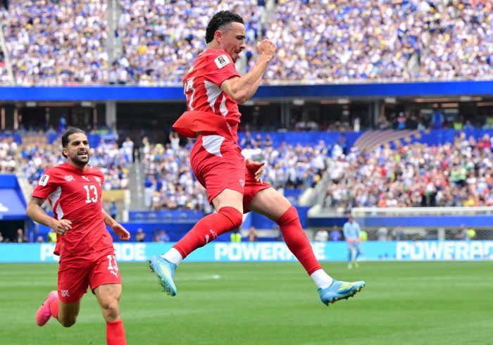 Suiza castiga a Bosnia con una goleada postrera que le acerca a las eliminatorias
