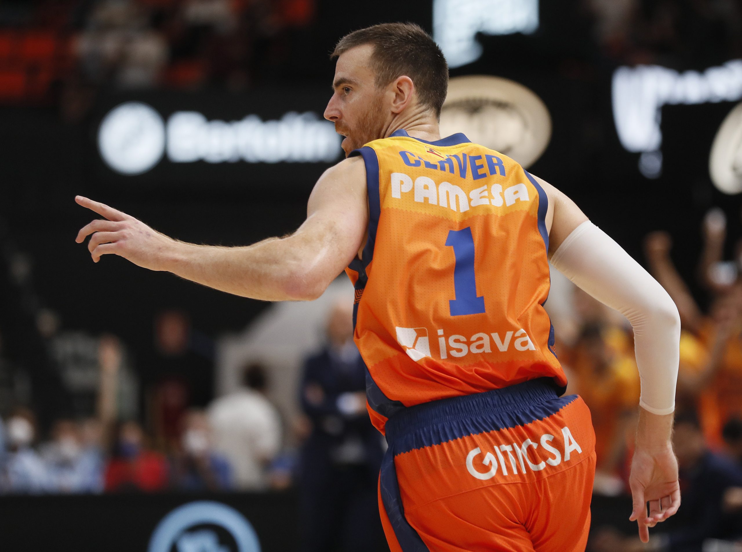 Víctor Claver: "Veo al Valencia y pienso: 'No sé si yo podría jugar a esta velocidad'"