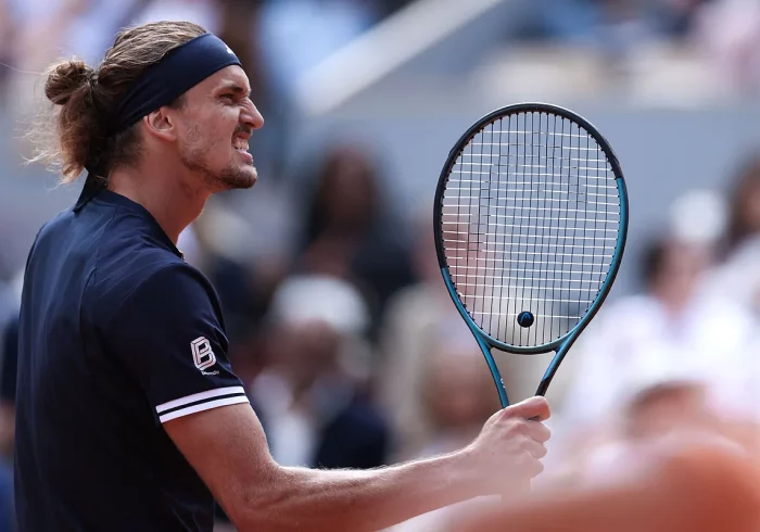 Zverev se lanza a por su primer Grand Slam: derrota a Mensik y espera rival en la final de Roland Garros
